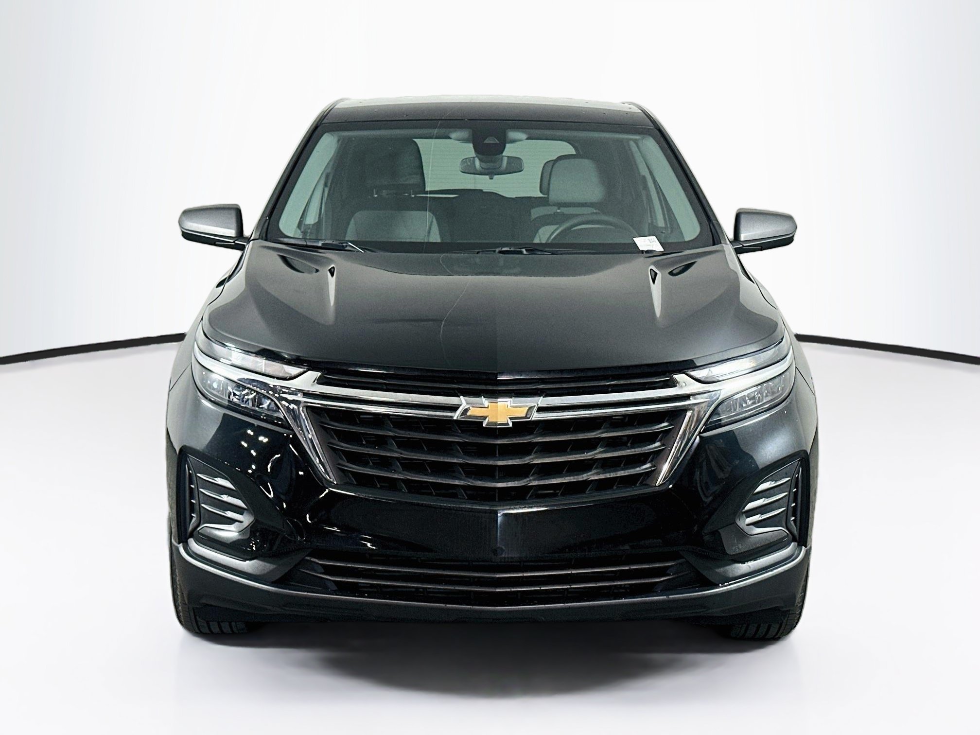 Used 2024 Chevrolet Equinox LS w/ LS Convenience Package FWD image 2