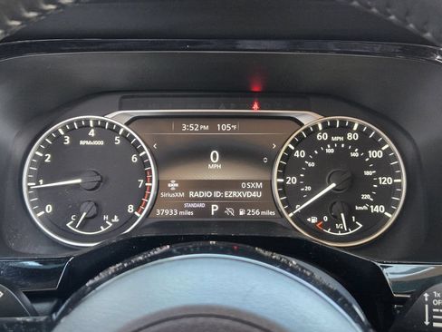 Used 2022 Nissan Pathfinder SV w/ SV Black Package FWD image 12