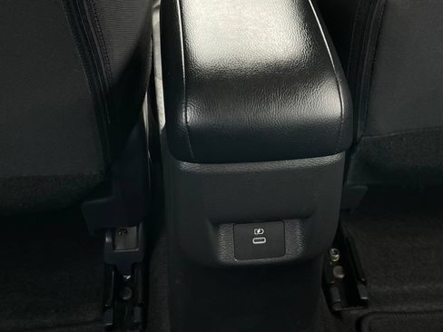 Used 2024 Nissan Versa SR FWD image 24