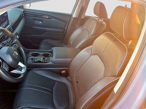 Used 2025 Honda Pilot Elite image 19