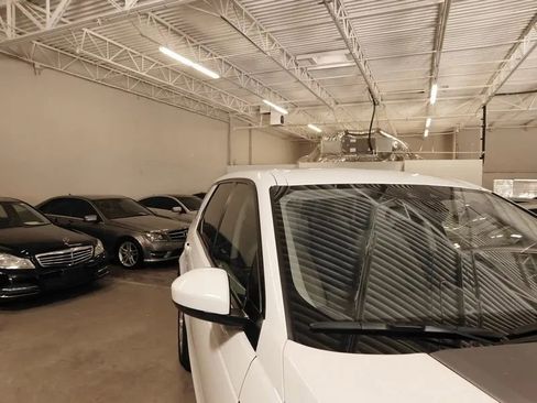 Used 2019 Land Rover Discovery Sport SE image 15