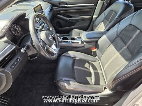 Used 2023 Nissan Altima 2.5 SR FWD image 11