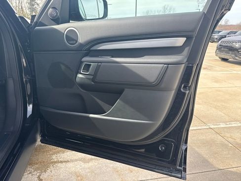 New 2026 Land Rover Discovery Limited Edition image 12