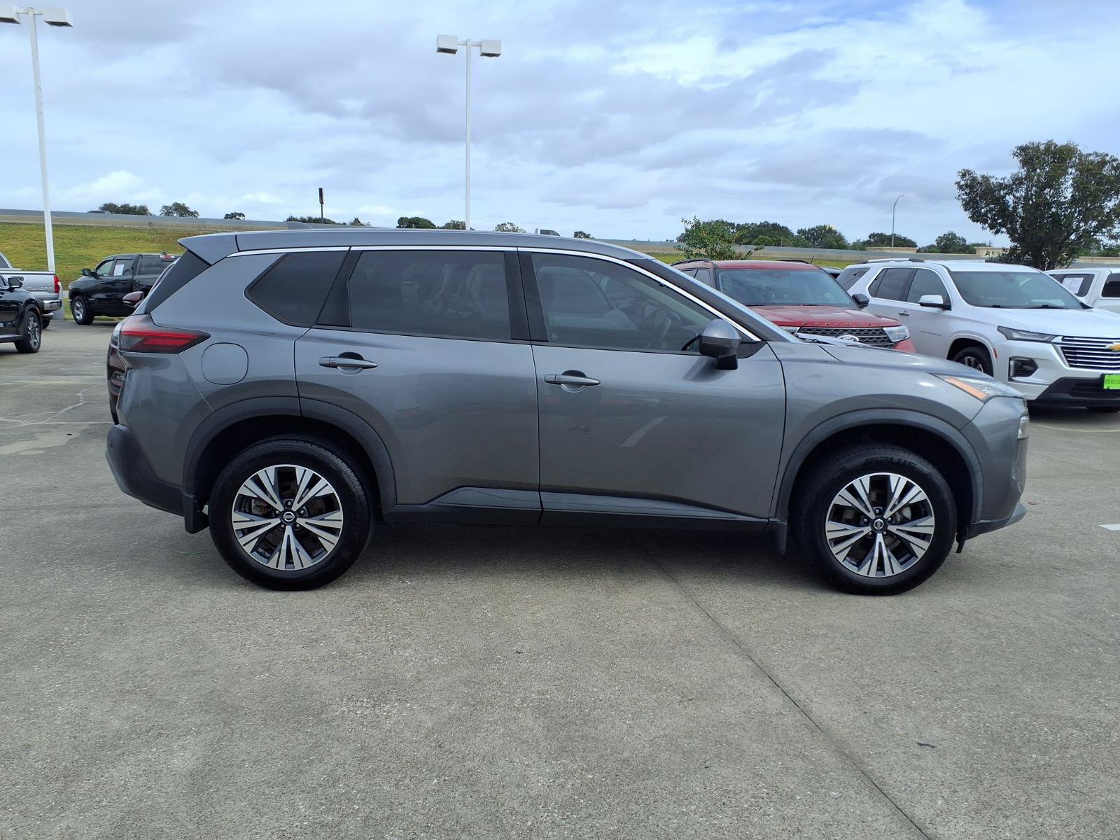 Used 2021 Nissan Rogue SV FWD image 7