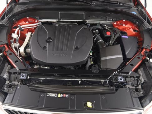 Used 2022 Volvo XC60 B5 Momentum image 56
