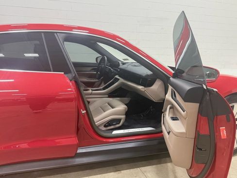 Used 2022 Porsche Taycan 4S image 26