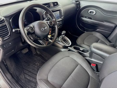 Used 2018 Kia Soul + FWD image 10