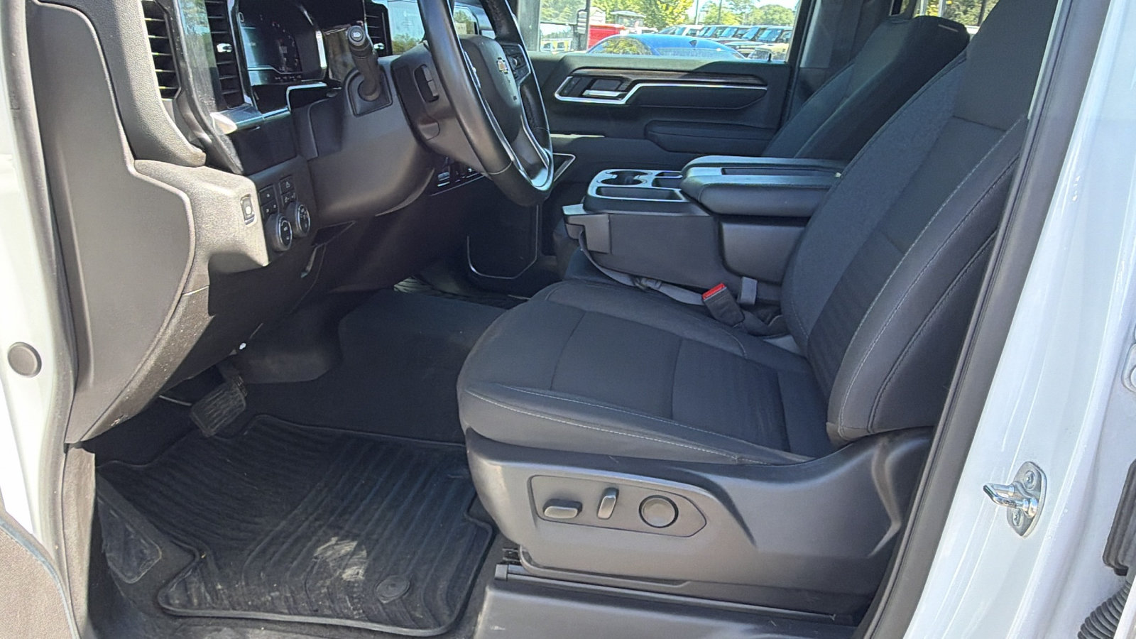 Used 2025 Chevrolet Silverado 2500 LT w/ Convenience Package AWD/4WD image 16
