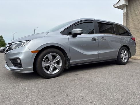Used 2018 Honda Odyssey EX-L image 2