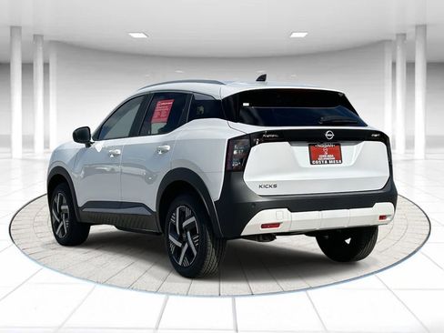 Used 2026 Nissan Kicks SV image 2