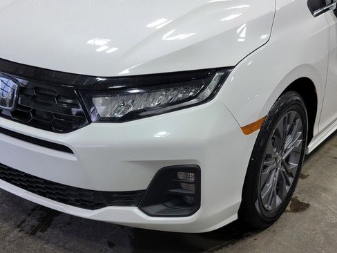 Certified 2025 Honda Odyssey Touring image 10