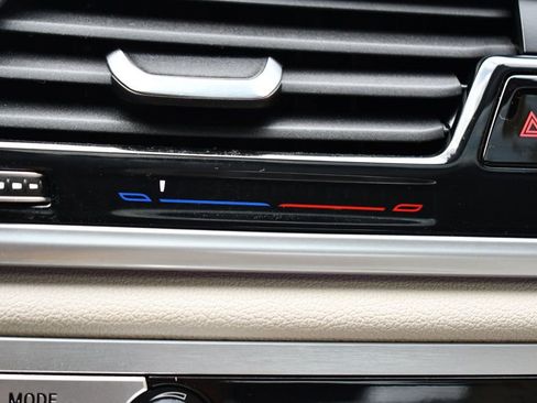 Used 2022 BMW 750i xDrive 750i xDrive w/ M Sport Package image 38