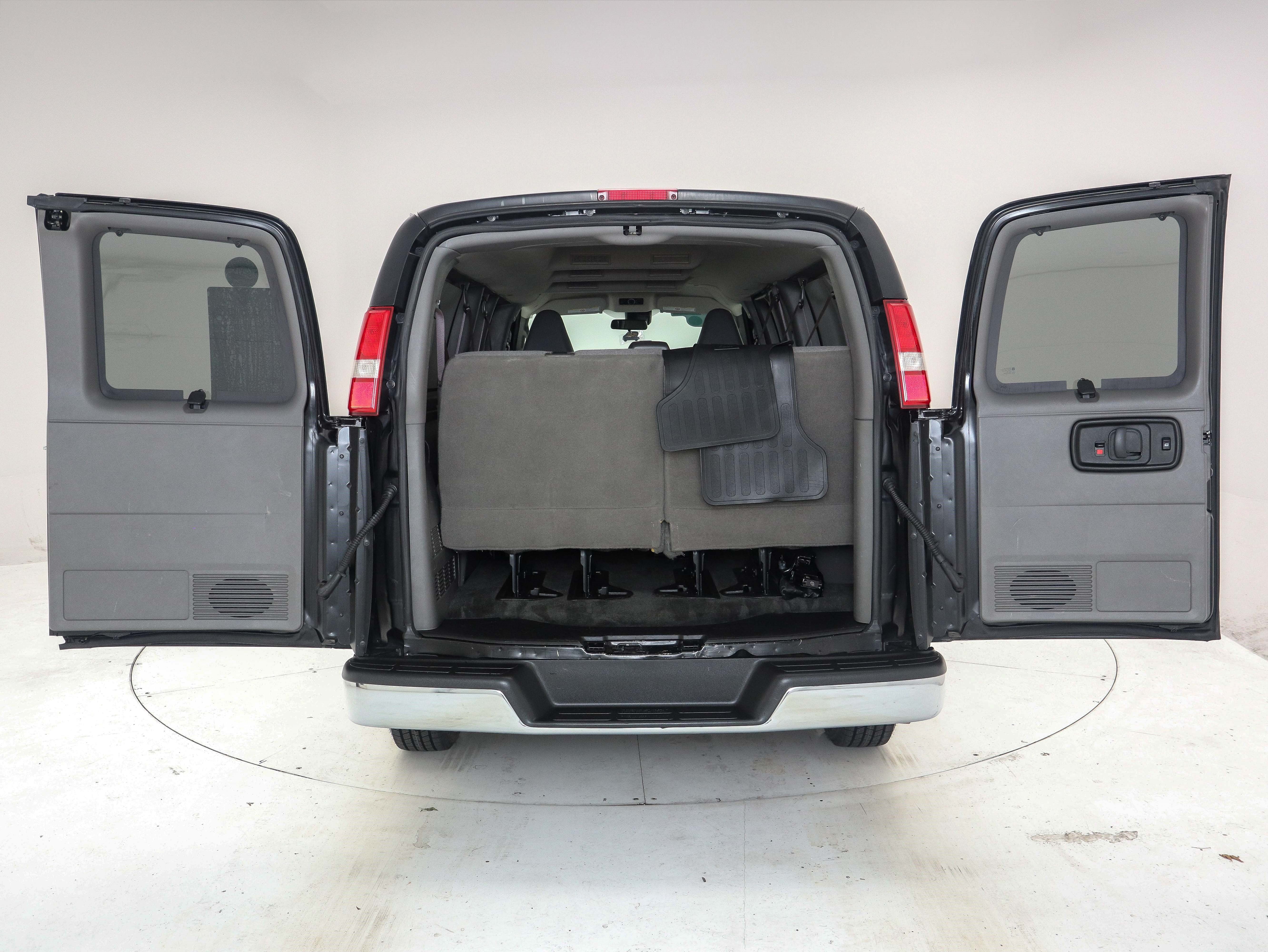 Used 2019 Chevrolet Express 3500 LT w/ LT Preferred Equipment Group RWD image 10