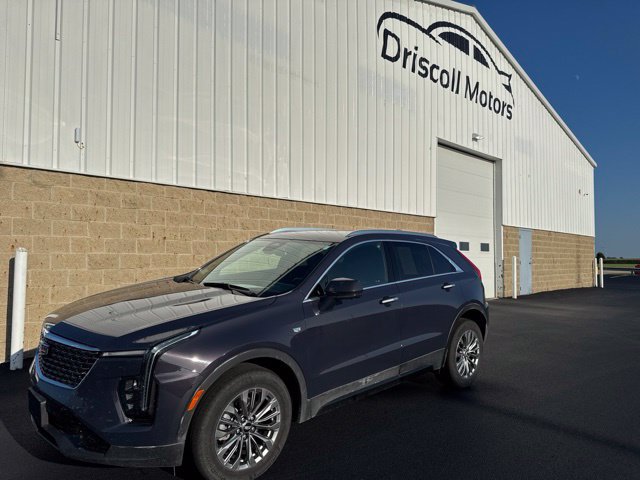 Used 2025 Cadillac XT4 Premium Luxury AWD/4WD image 2