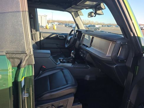 Used 2025 Ford Bronco Outer Banks image 11