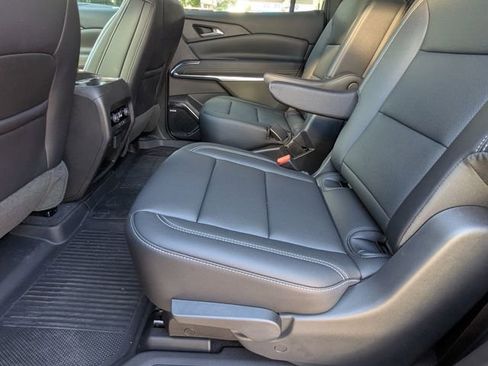 New 2025 Chevrolet Traverse LT w/ Enhanced Driving Package image 12