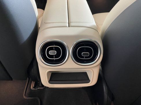 Used 2026 Mercedes-Benz GLC 300 4MATIC image 27