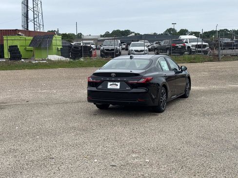New 2026 Toyota Camry XLE AWD/4WD image 3