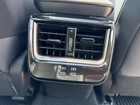 Used 2025 Toyota Crown Signia w/ Advanced Technology Package AWD/4WD image 25