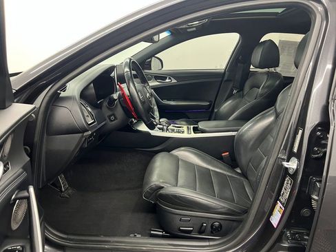 Used 2020 Kia Stinger GT2 AWD/4WD image 4
