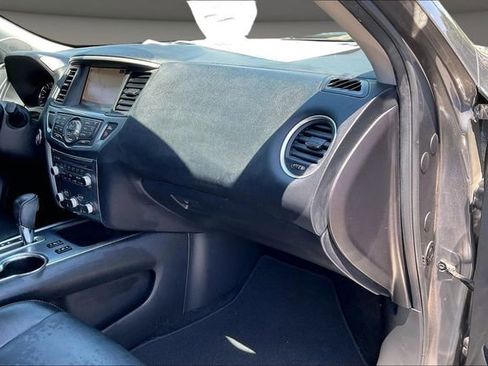 Used 2017 Nissan Pathfinder SL w/ SL Tech Package FWD image 15
