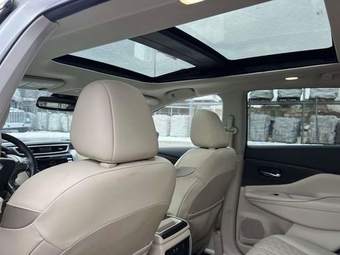Used 2019 Nissan Murano Platinum image 17