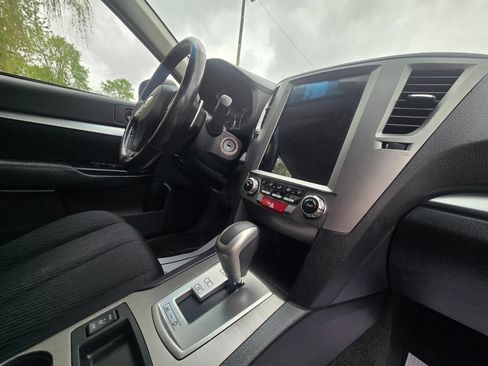 Used 2012 Subaru Outback 2.5i Premium w/ All-Weather Pkg AWD/4WD image 26