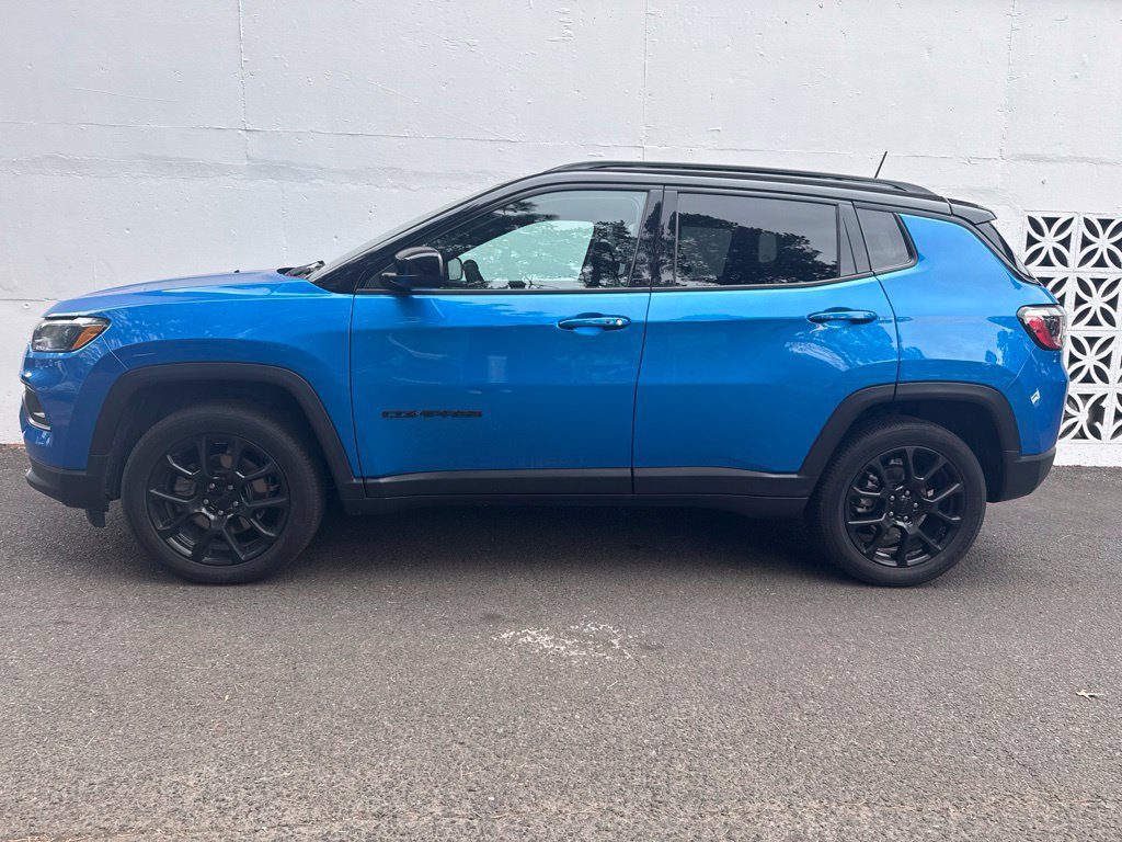 Used 2022 Jeep Compass Latitude AWD/4WD image 2