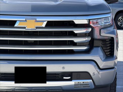 Certified 2025 Chevrolet Silverado 1500 High Country w/ Technology Package image 8