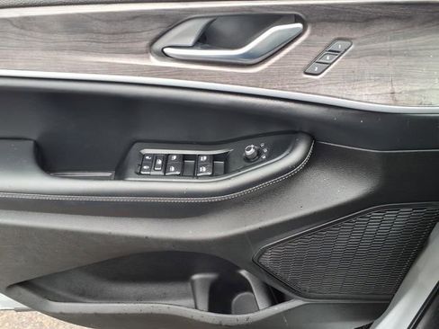 Used 2023 Jeep Grand Cherokee L Limited AWD/4WD image 23