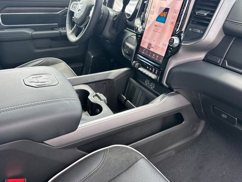 New 2026 RAM 2500 Laramie AWD/4WD image 14