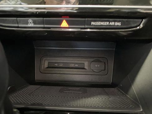 Used 2022 Volkswagen Atlas SEL Premium image 23