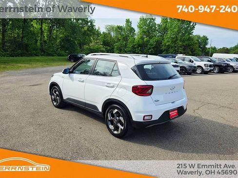Used 2025 Hyundai Venue SEL FWD image 5