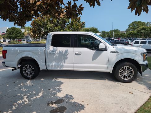 Used 2020 Ford F150 Lariat RWD image 11