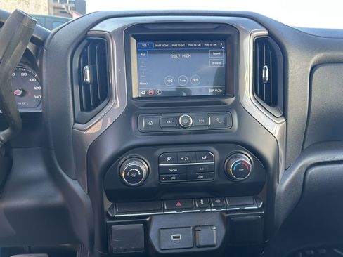 Used 2019 Chevrolet Silverado 1500 W/T RWD image 5