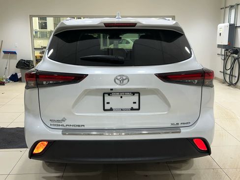 New 2026 Toyota Highlander XLE image 6