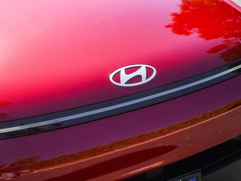 Used 2024 Hyundai Kona SEL w/ Convenience Package AWD/4WD image 11