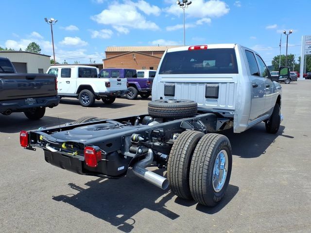 New 2026 RAM 3500 Tradesman w/ Chrome Appearance Group A AWD/4WD image 3