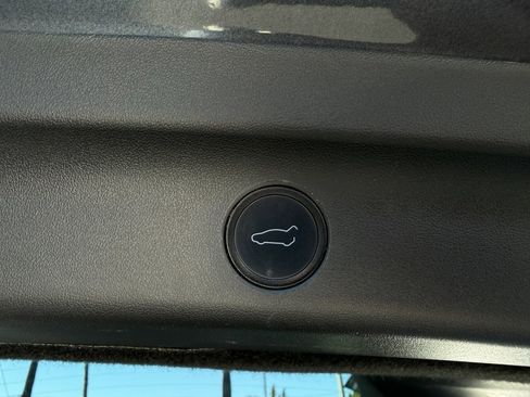 Used 2021 Tesla Model Y Long Range image 7