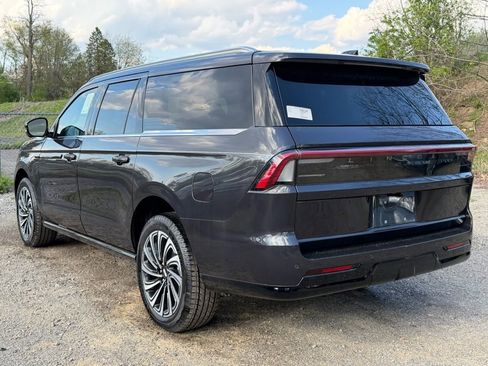 New 2025 Lincoln Navigator L Black Label AWD/4WD image 30