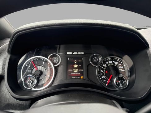 Used 2024 RAM 3500 Tradesman w/ Chrome Appearance Group AWD/4WD image 9