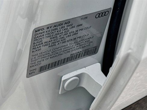 Certified 2025 Audi Q5 Premium AWD/4WD image 34
