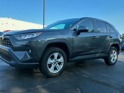 Used 2021 Toyota RAV4 XLE AWD/4WD image 1
