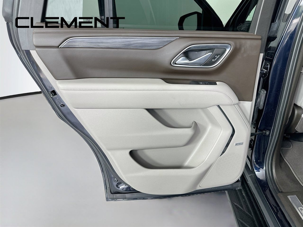Used 2023 GMC Yukon SLT w/ SLT Premium Package AWD/4WD image 32