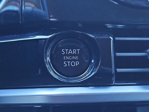 Certified 2025 Nissan Pathfinder SL image 28