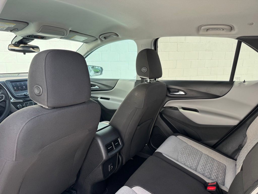 Used 2023 Chevrolet Equinox LS w/ LS Convenience Package FWD image 19