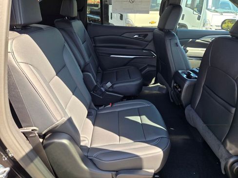 New 2026 Chevrolet Traverse LT w/ Midnight/Sport Edition AWD/4WD image 7