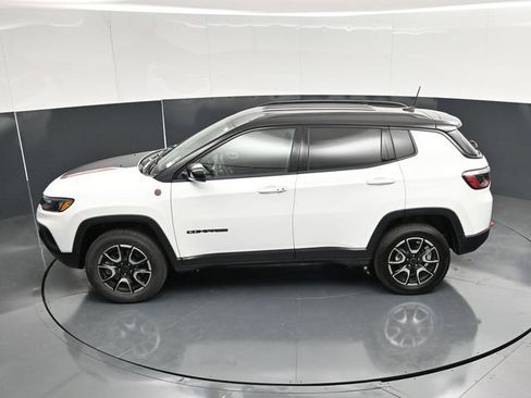 Certified 2025 Jeep Compass Trailhawk AWD/4WD image 47