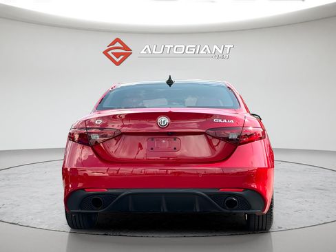Used 2023 Alfa Romeo Giulia Veloce RWD image 6