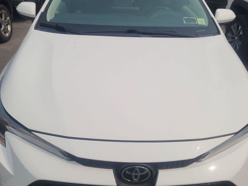Used 2021 Toyota Corolla LE FWD image 12